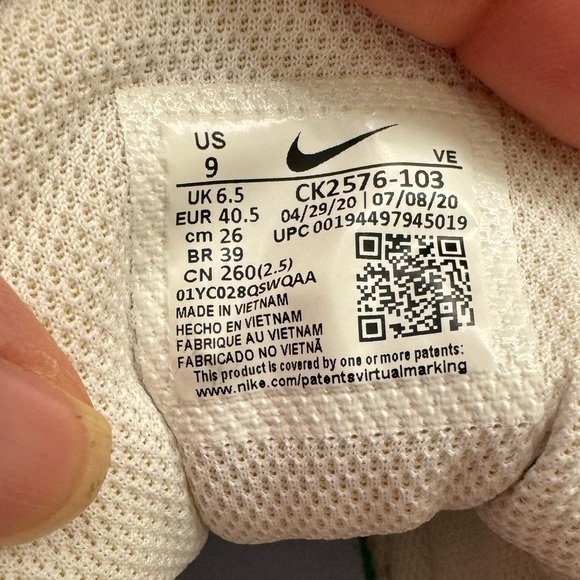 Nike Renew Sneakers - Picture 9 of 10